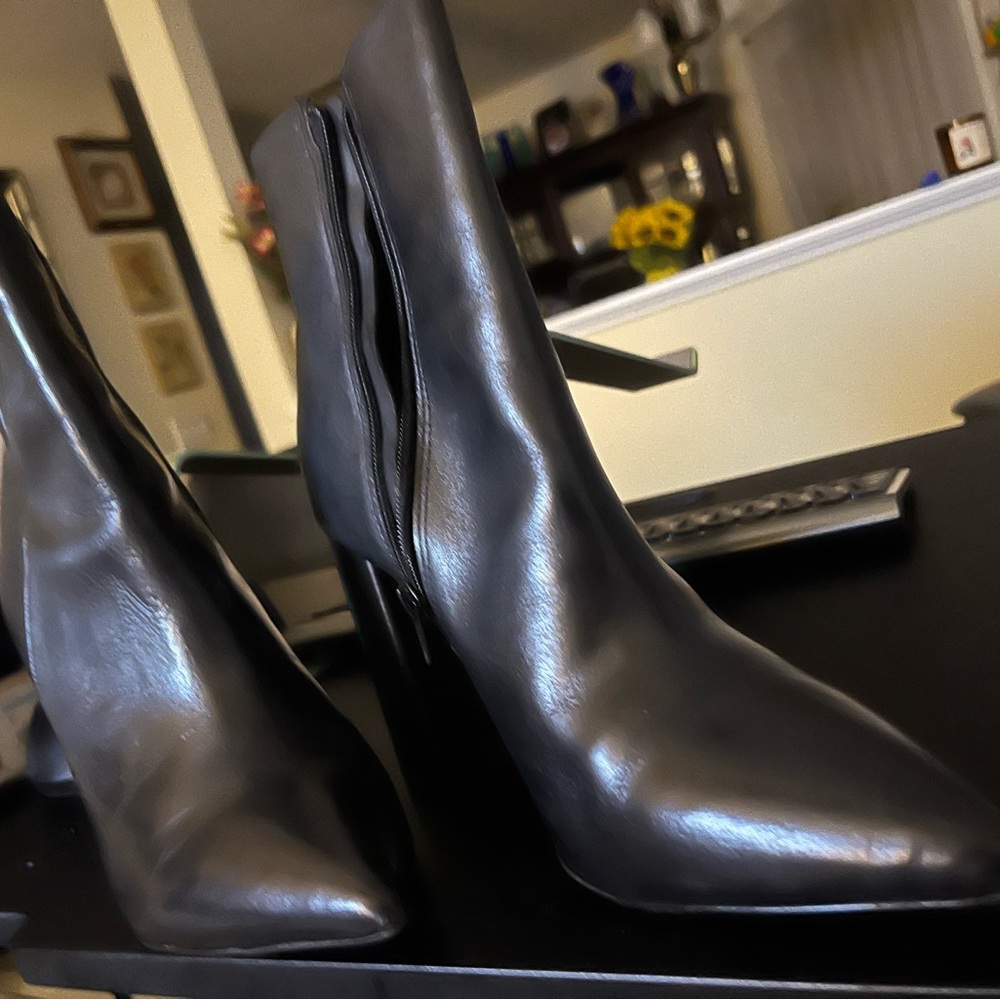 Steve Madden Sleek Black Heeled Boots